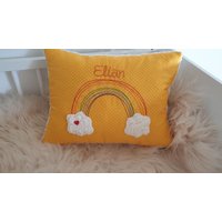 Kissen Taufkissen Regenbogen Mit Herz Gelbe Punkte & Wunschnamen W1235 Kissen Taufkissen Regenbogen Mit Herz Gelbe Punkte & Wunschnamen W1235 von DieWichtelstickerei