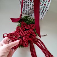 Makramee Weihnachtsdeko, Makrameestern , Geschenkanhänger, Gastgeschenk Weihnachtsfeier Rot von DieWollschmiederin