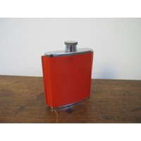 Vintage Flachmann. Rote, Mit Leder Überzogene Metallflasche Schraubverschluss. Hergestellt in England - 2, 5 Oz von DigVintageStuff