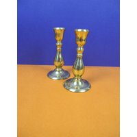 Vintage Paar Kerzenständer Aus Messing. Traditionelle Tischdekoration. Hübscher Schwerer 16 cm Groß von DigVintageStuff