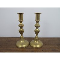 Vintage Paar Kerzenständer Aus Messing. Traditionelle Tischdekoration. 8 Zoll | 20, 5cm von DigVintageStuff