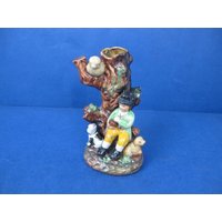 Vintage Staffordshire Keramikvase. Junge Mit Zwei Hunden Und Einem Vogel von DigVintageStuff