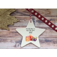 Keramik Hängende Stern Dekoration/First Xmas As Mr & Mrs Presents Personalisierter Baumschmuck 2021 von DiosDesigns