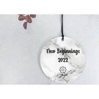New Beginnings 2022 Marmor/Keramikkreis Personalisierte Nachricht Auf Der Rückseite von DiosDesigns