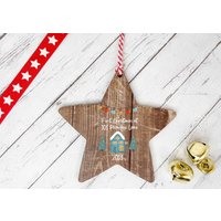 stern Hängende Dekoration/Teal House Erstes Weihnachten in Unserem Neuen Zuhause Ornament Personalisiertes Dunkles Holz von DiosDesigns