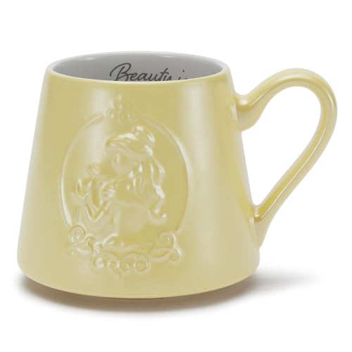 Disney Store Official - Die Schöne und das Biest - Gelber Becher - 385 ml - Prinzessin Belle Design - Schriftzug Beauty is Found Within - Geeignet für Spülmaschine und Mikrowelle Disney Store Official - Die Schöne und das Biest - Gelber Becher - 385 ml - Prinzessin Belle Design - Schriftzug Beauty is Found Within - Geeignet für Spülmaschine und Mikrowelle von Disney Store