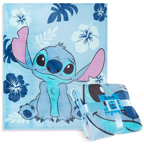 Disney Stitch Fleecedecke 150x130cm - Superweiche Kuscheldecke Kinder für Sofa und Bett - Gemütliche Decke Kinder (Light Blau Stitch) von Disney