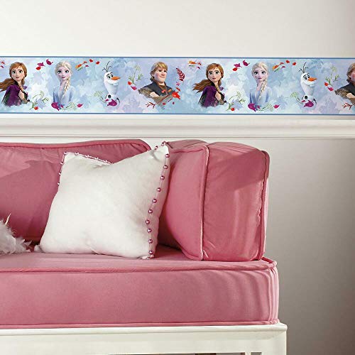 RoomMates Selbstklebende Bordüre Frozen 2 – Die Eiskönigin II (Weiß / Blau, 118 cm x 3 cm, 15 qm) von RoomMates