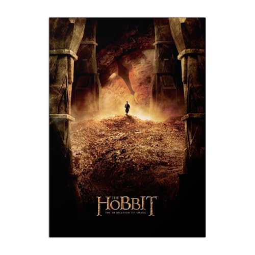 Displate Offiziell Hobbit MetallPoster Magnetische Befestigung Inklusive Lizenziert Bilder Hochwertiges Poster The Hobbit: The Desolation of Smaug - At Smaug's Lair Poster 45 cm x 32 cm Displate Offiziell Hobbit MetallPoster Magnetische Befestigung Inklusive Lizenziert Bilder Hochwertiges Poster The Hobbit: The Desolation of Smaug - At Smaug's Lair Poster 45 cm x 32 cm von Displate