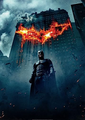 Displate - Poster aus Metall - Einfache Montage ohne Bohren - DC Comics - The Dark Knight - Batman in Gotham City - Größe M - 32x45cm Matt von Displate