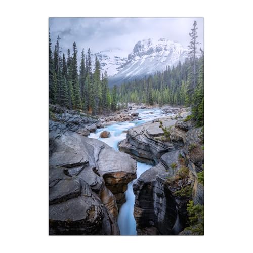 Displate - Poster aus Metall - Magnet-Montage - World Class Photos - Landscapes - Mistaya 45 cm x 32 cm von Displate
