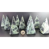 Kambaba Jaspis Kristall Pyramide von DistinctionCrystals