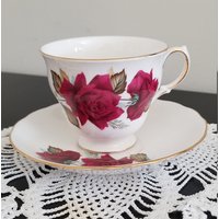 Royal Vale Teetasse Mit Untertasse Made in England "Red Rose" von DistinctiveVintageCo