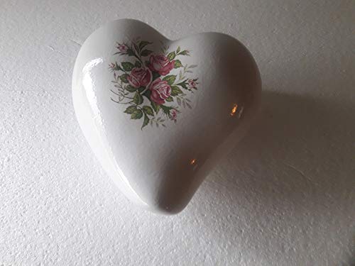 Diwi Aktuell Annemarie Wiegand Tierurne in Form eines Herzes aus Keramik Dekor weiß mit Rosendruck von Diwi Aktuell Annemarie Wiegand