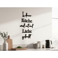Holzschriftzug in Dieser Küche Wird Mit Viel Liebe Gekocht - Dekorative Wanddeko Für & Essbereich von DiyStudioKraft