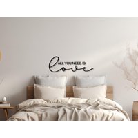 Holzschriftzug All You Need Is Love - Wanddeko Für Wohnzimmer & Schlafzimmer von DiyStudioKraft