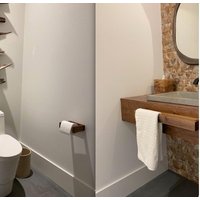 Moderne Badezimmer Einrichtung Aus Nussbaum Handtuchhalter & Toilettenpapierhalter von DmsDesignTeam