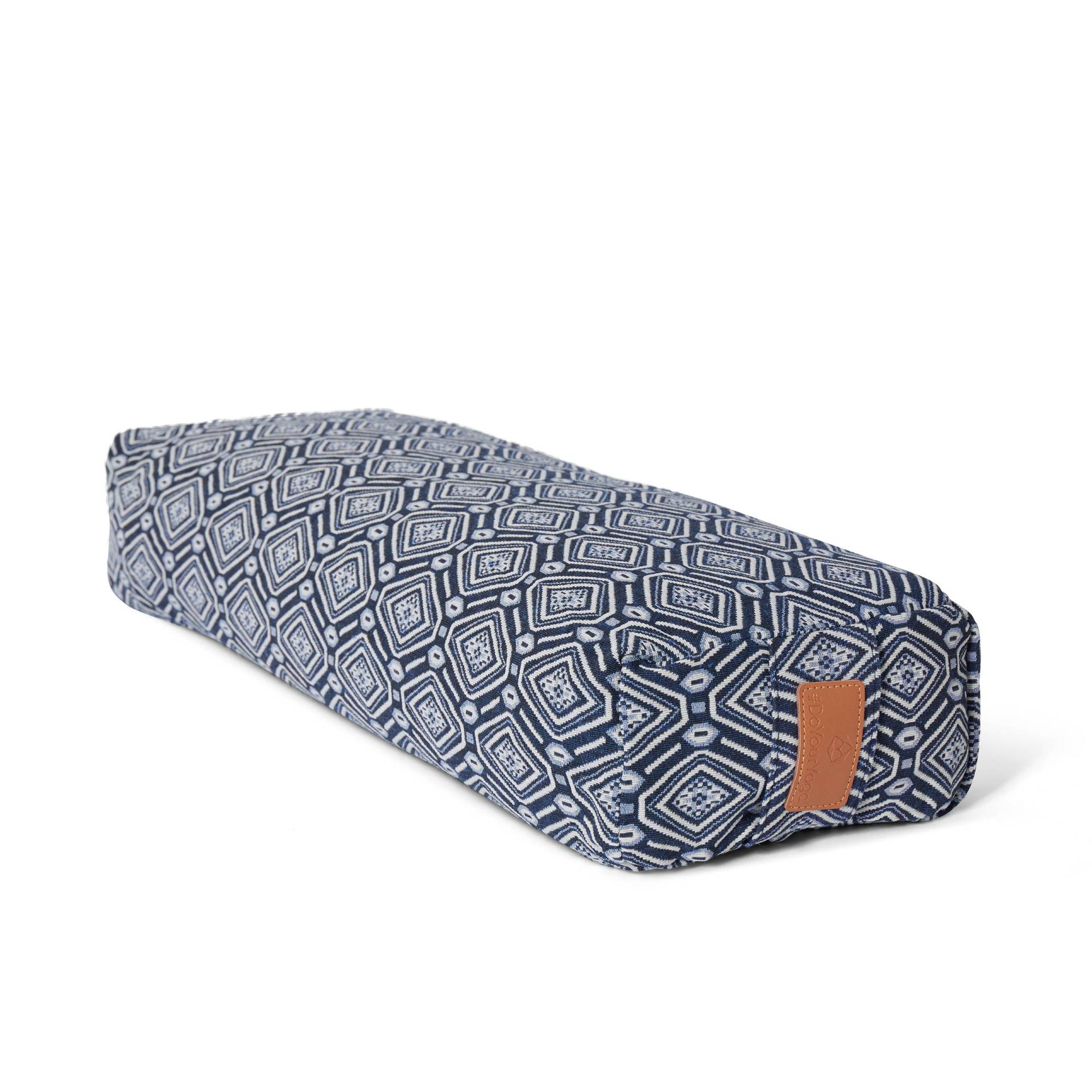 Yoga-Bolster Paravati - gefüllt mit Bio-Dinkelspelz - 67 x 22 x 13 cm - Style 6 (Blau-Weiß) von #DoYourYoga