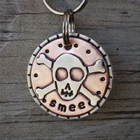 Benutzerdefinierte Haustier-Id-Marke-Kleine Schädel-Handgefertigte Id-Tag-Personalisierte Hundehalsband Id Tag-Dog Tag Für Hunde-Bedrohing Pup Benutzerdefinierte Haustier-Id-Marke-Kleine Schädel-Handgefertigte Id-Tag-Personalisierte Hundehalsband Id Tag-Dog Tag Für Hunde-Bedrohing Pup von DoggoneTags