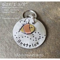 Custom Pet Id Tag-Biene - Handgemachte Tag-Personalisierte Hundehalsband Tag-Dog Tag Für Hunde Custom Pet Id Tag-Biene - Handgemachte Tag-Personalisierte Hundehalsband Tag-Dog Tag Für Hunde von DoggoneTags