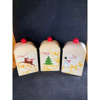 Vintage Weihnachten Kleines Set Von Drei Keks - Oder Bonbondosen in Ausgezeichnetem Zustand von Dollars4ServiceDogs