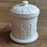 Wedgwood Dose Jasper Creamware Antikes Relief Von Etrurian Und Barlaston von DolmenAntiqueTiles