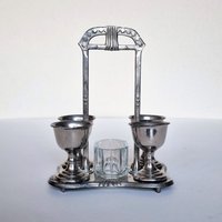 Art Nouveau Eitjes Hütet Für Die Tafel, Houder Trifft Hierin 4 Eierdopjes Und Eine Kristallklare Schale Ihre Menage von DolmenAntiqueTiles