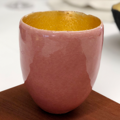 Vase / Becher in Pink mit Blattgold von Domani