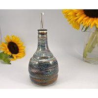 Handgefertigte Keramikölflasche, Ölspender, Olivenölflasche, Essigspender, Olivenölspender Made To Order Uk Made von Domspottery