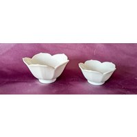 Lotus Bowl Set Aus 2, 7 "Lotus Und 3" Bowl, Zart Perfekt, Vintage von DoodadHunter