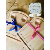 Personalisiertes Frühstücksbrett Aus Frühstücksei Personalisiertes Frühstücksbrett Aus Frühstücksei von Dooleytastic