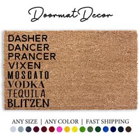 Rentier Willkommen Fußmatte Lustige Feiertags Dekor Für Eingangsbereich Dasher Tänzer Prancer Blitzen Rentier Willkommen Fußmatte Lustige Feiertags Dekor Für Eingangsbereich Dasher Tänzer Prancer Blitzen von DoormatDecor
