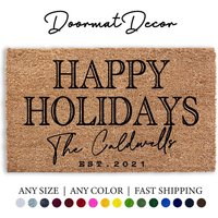 Personalisierte Frohe Weihnachten Fußmatte Flock Coir Eingangsteppich Frohe Feiertage Willkommen Matte Personalisierte Frohe Weihnachten Fußmatte Flock Coir Eingangsteppich Frohe Feiertage Willkommen Matte von DoormatDecor