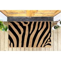 Zebra Print Fußmatte Individuelle Willkommensmatte Beflockt Kokosnuss Außen Dekor Neon Pink Tierdruck Zebra Print Fußmatte Individuelle Willkommensmatte Beflockt Kokosnuss Außen Dekor Neon Pink Tierdruck von DoormatDecor
