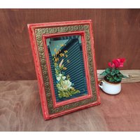 Antiker Samt Und Messing Gerahmt Handbemalt, Abgeschrägter Spiegel, Wand - Oder Tischspiegel, Staffeleispiegel Antiker Samt Und Messing Gerahmt Handbemalt, Abgeschrägter Spiegel, Wand - Oder Tischspiegel, Staffeleispiegel von DorisWorld