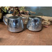 Vintage Schwan Marke Willo Ware Metall Zuckerdose Und Milchkännchen Set Vintage Schwan Marke Willo Ware Metall Zuckerdose Und Milchkännchen Set von DorisWorld