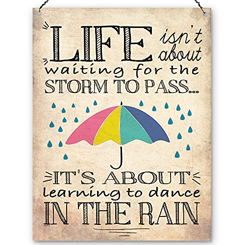 Dorothy Spring Wandschild, Metall, „Life Isn't About Waiting For The Storm To Pass It's About Learning To Dance In The Rain“, 15 x 20 cm von Dorothy Spring