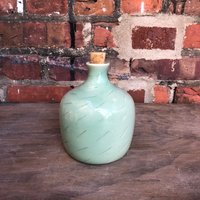 Soft Green Dekanter von DotPeacockLLC