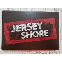 Jersey Shore Wand-Dekor/9 X 6 Zoll Holz Hängen Zeichen Zeigen Geschenke Unter 30 Punkt Kunst von DotsByDana