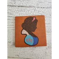Schneewittchen Inspiriert Kontur Punkt Malerei/6 X Zoll Holz Home Dekor Hängend Wandkunst Prinzessin Geschenke Unter 25 von DotsByDana