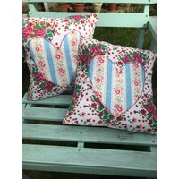 Handgemachtes Liebesherzkissen Aus Vintagestoffen von Dottysshop