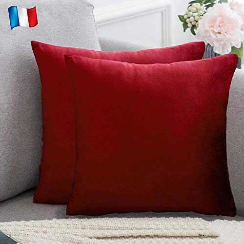 Douceur De Plumes 2er Set Bordeaux Red Samt Kissenbezügen 40x40 cm Einfacher, weicher und moderner rechteckiger Kissenbezug für das skandinavische Wohnzimmer, Ruby Vin Sofa (2 Bordeaux) von Douceur De Plumes
