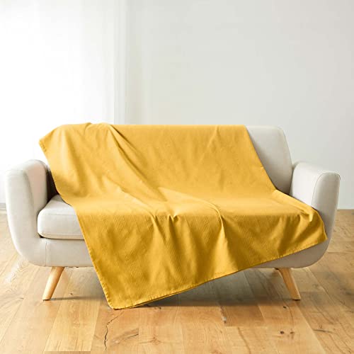 Douceur d'Intérieur, Kuscheldecke (220 x 240 cm) Lucile Curry, Polycotton, einfarbig von Douceur d'Intérieur
