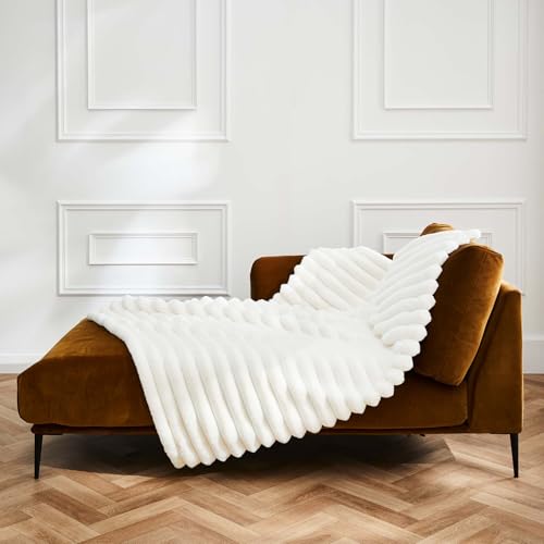Douceur d'Intérieur, Tagesdecke (125 x 150 cm) Boudoir Naturfellimitat von Douceur d'Intérieur