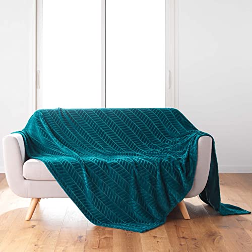 Douceur d'Intérieur, Plaid (180 x 220 cm) Arya Blau, Flanell, Relief von Douceur d'Intérieur