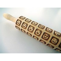 Lächeln Muster Prägung Nudelholz. Gravierte Nudelholz Mit Smiley-Gesichter. Spaß Geschenk Für Freund Lächeln Muster Prägung Nudelholz. Gravierte Nudelholz Mit Smiley-Gesichter. Spaß Geschenk Für Freund von DoughRoller