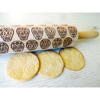 Zucker Skulls Embossing Nudelholz Mit Totenköpfen Laser Gravierte Totenkopf Muster Halloween von DoughRoller