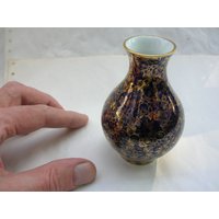Kleine Vintage Knospe Vase, Dunkelblau Mit Vergoldeten Blumenmustern, Von Karlovy Vary, Tschechien | 9 cm Groß von DownDeptfordMarket