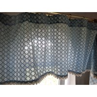 Vintage Wide Light Blau Weiß Farben Baumwolle - Polyester Stoff Net Valance Vorhang, Lange Valance, Café Vorhang | 11 von DowryChestFinds