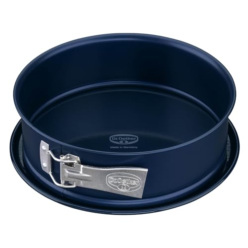 Dr. Oetker Springform Ø 24 cm Back-Liebe Emaille – Runde Backform mit schnitt- & kratzfestem Emaille-Boden – 24er Kuchenbackform mit extra hohem Rand in Dunkelblau – Hitzebeständig bis 230 °C Dr. Oetker Springform Ø 24 cm Back-Liebe Emaille – Runde Backform mit schnitt- & kratzfestem Emaille-Boden – 24er Kuchenbackform mit extra hohem Rand in Dunkelblau – Hitzebeständig bis 230 °C von Dr. Oetker